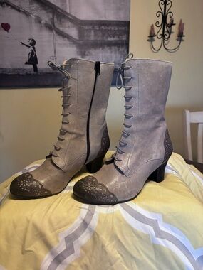 Gray Brako Lace-Up Mid-Calf  Women's Boots -